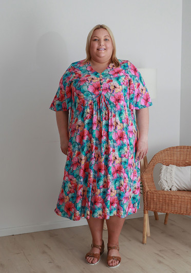 Plus Size Peak Dress In Floral
