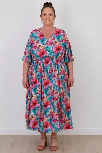 Plus Size Peak Dress In Pretty Floral
