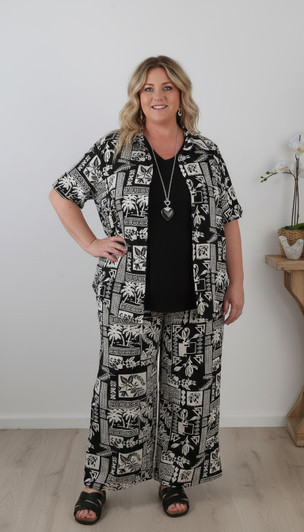 Wide Leg Pant In Black Islander Print