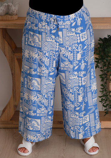 Plus Size Wide Leg Pant In Blue Islander Print