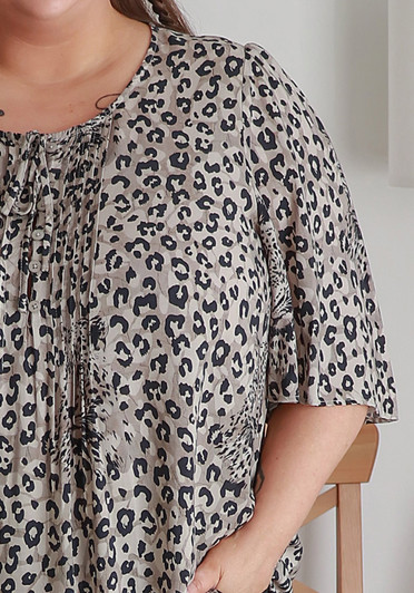 Plus Size Pintuck Top With Leopards