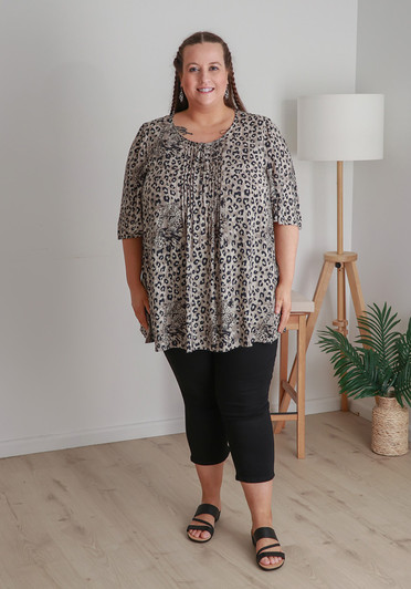 Plus Size Pintuck Top With Leopards