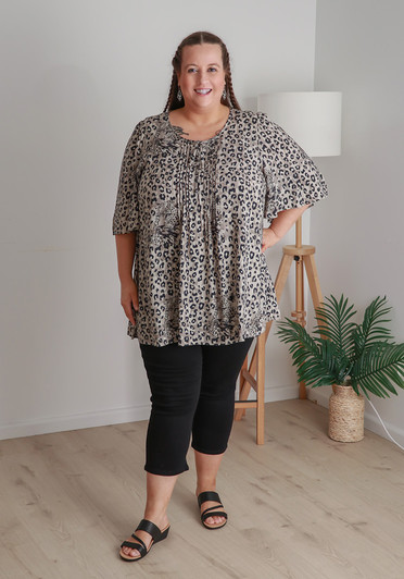 Plus Size Pintuck Top With Leopards