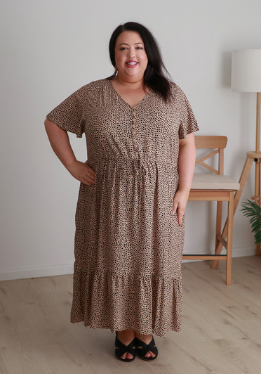 Plus Size Tie Waist Dress In Speckled Latte