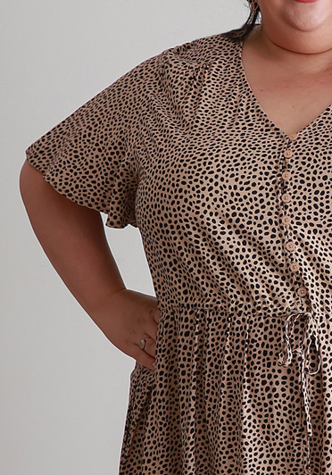 Plus Size Tie Waist Dress In Speckled Latte