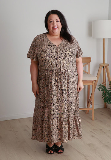 Plus Size Tie Waist Dress In Speckled Latte