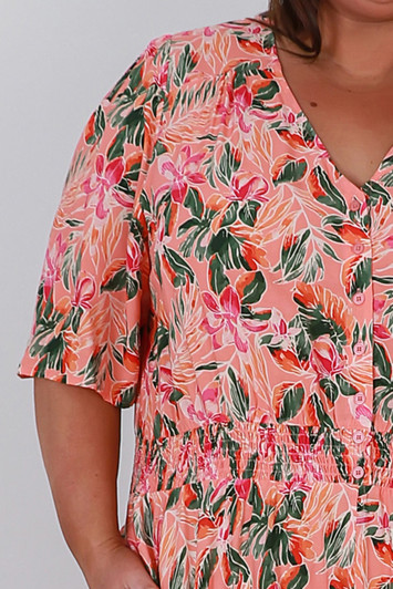 Plus Size Shirred Waist Dress In Peachy Floral