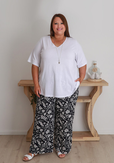 Plus Size Lightweight Wide Leg Pant In Monochrome Print