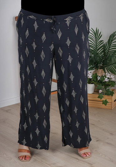 Plus Size Summer Floaty Pant In Diamond Print