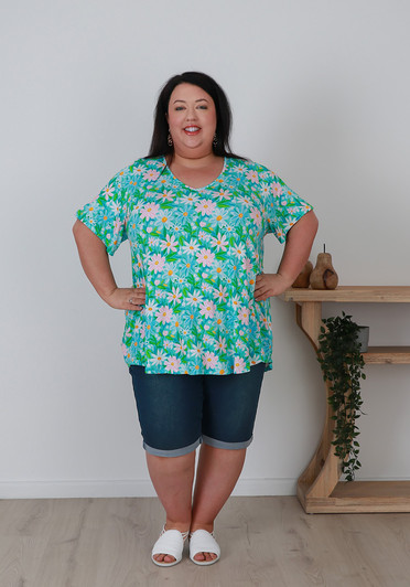 Plus Size Summer Daisies Top