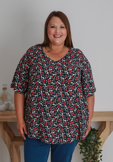 Plus Size Easy Wear V Neck Top In Navy Roses