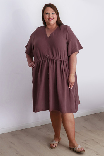Plus Size Textured Cotton Short Dress In Mocha