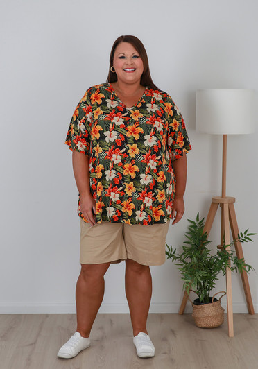 Plus Size Cotton Cargo Shorts In Neutral
