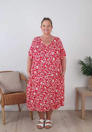 Plus Size Short Sleeve Dress In Vine Print