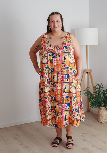 Plus Size Sleeveless Dress In Tropical 