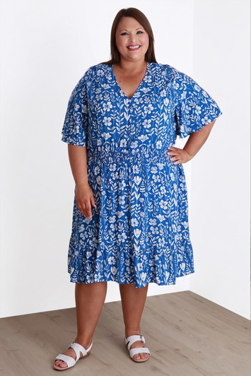 Plus Size Shirred Waist Dress In Blue And White 