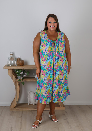 Plus Size Sleeveless Pintuck Dress In Stripey Floral