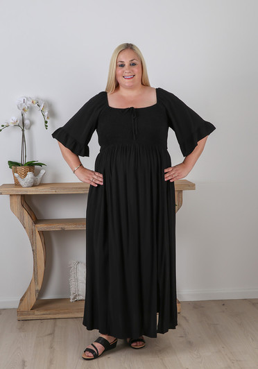 Plus Size Shirred Bust Maxi Dress In Black With Splits