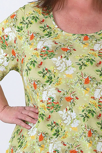 plus size Scoop Neck Top In Green Floral