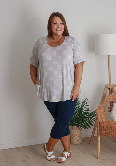 Plus Size Stretch Scoop Neck Top In Sun Motifs