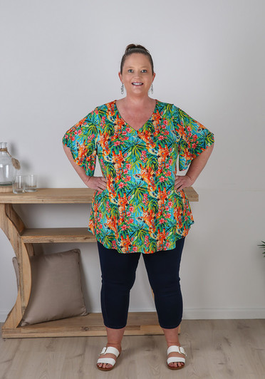Plus Size Pinched V Neck Top In Cheeky Giraffes