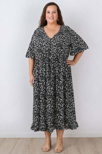 plus size black white floral dress  Curvaceous 