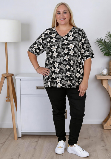Plus Size Black and white floral short sleeve top