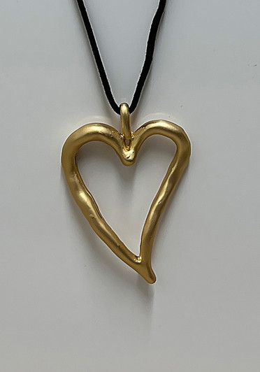 Primitive Heart Pendant Necklace In Gold