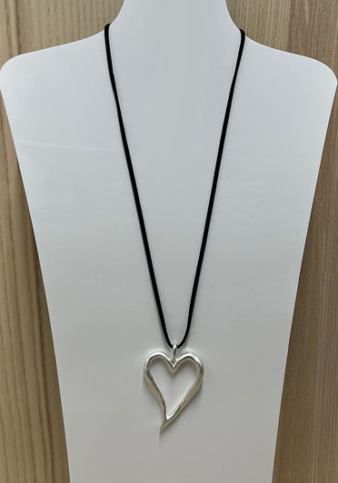 Primitive Heart Pendant Necklace In Silver 