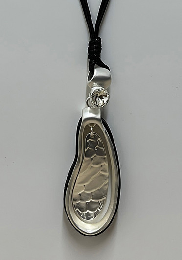 Abstract Shell Shaped Necklace