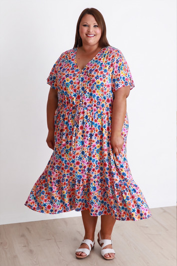 Plus Size Tie Waist Dress In Bright Daisies