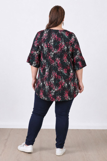 Plus Size Berry Spray Stretch Top 