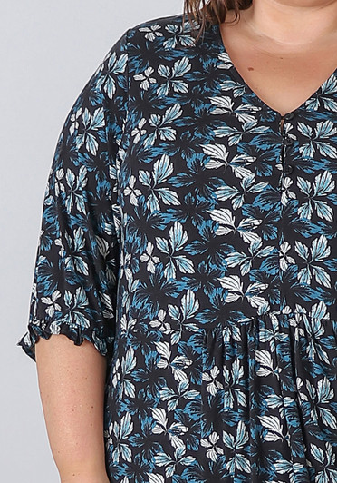 Plus Size Teal Leaf Spray Semi Peak Top