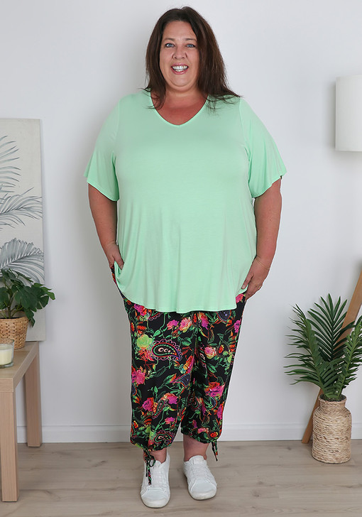 Plus Size Paisley and Rose Crop Pant with Ties