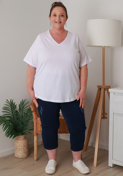 Plus Size Cotton V Neck Curved Hem Tee In White