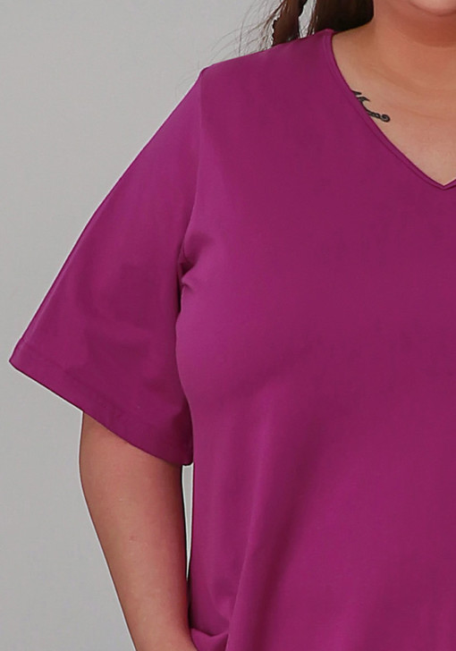 Plus Size Cotton V Neck Curved Hem Tee In Fuchsia