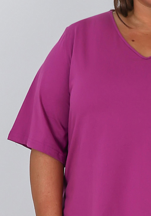 Plus Size Cotton V Neck Curved Hem Tee In Fuchsia