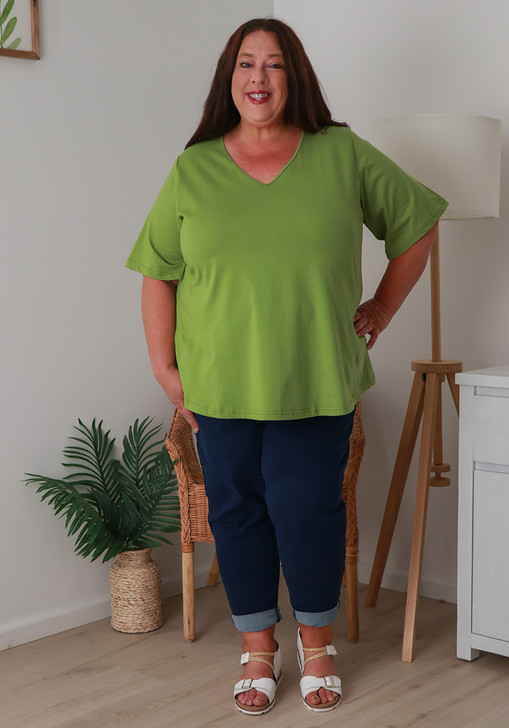Plus Size Cotton V Neck Curved Hem Tee In Pistachio