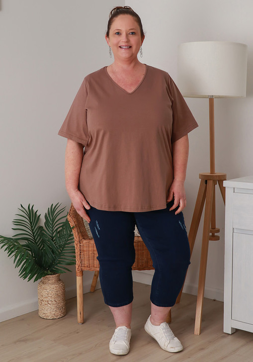 Plus Size Cotton V Neck Curved Hem Tee In Taupe