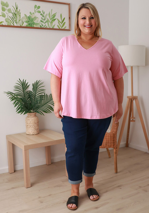 Plus Size Cotton V Neck Curved Hem Tee In Light Pink