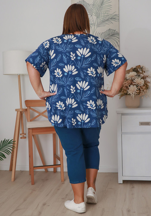 Plus Size Stretch Rayon Tee in Leaf Silhouette