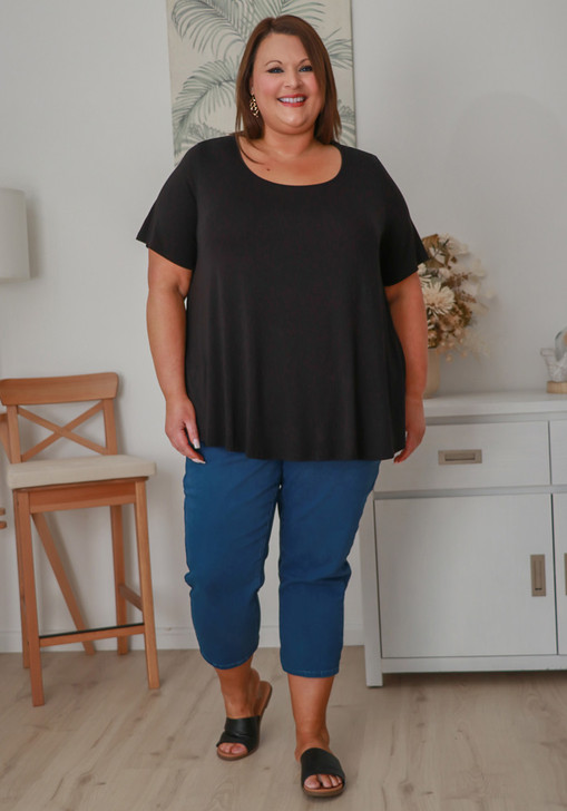 Plus Size Scoop Neck Bamboo Tee In Black