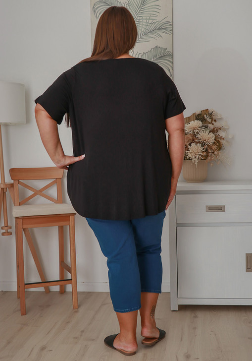 Plus Size Scoop Neck Bamboo Tee In Black