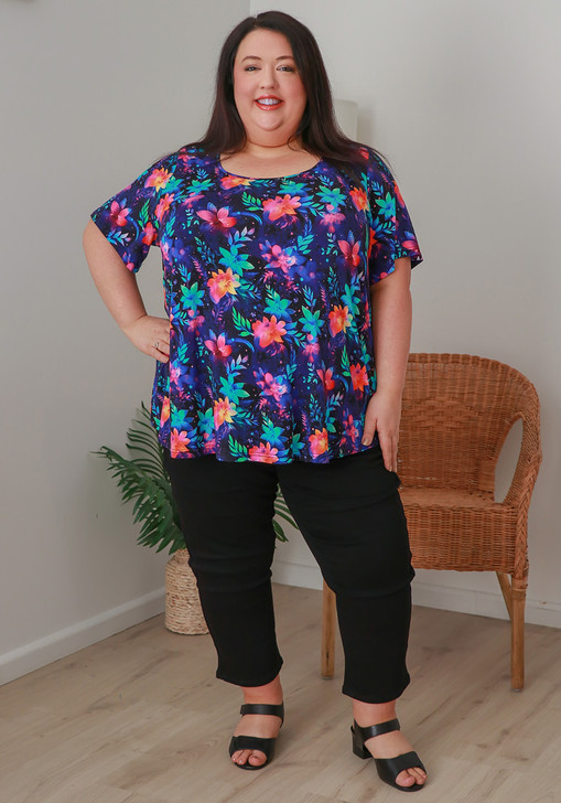 Plus Size Scoop Neck Bamboo Tee In Dreamy Garden Print