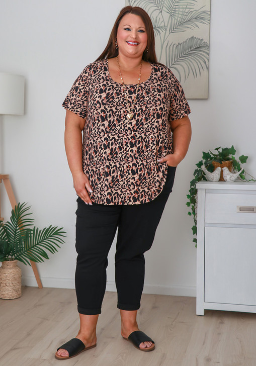 Plus Size Scoop Neck Bamboo Tee in Leopard