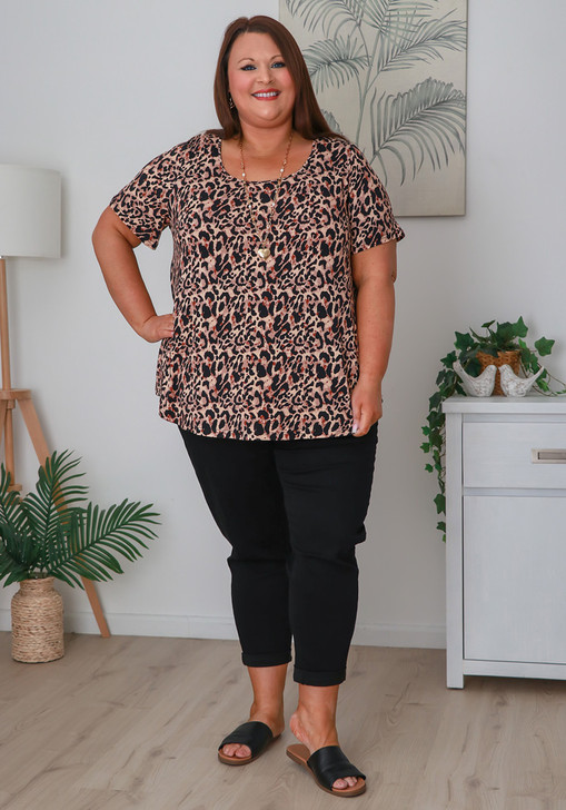 Plus Size Scoop Neck Bamboo Tee in Leopard