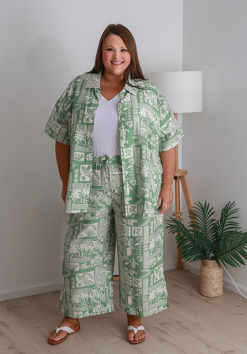 Plus Size Wide Leg Pant In Green Islander Print
