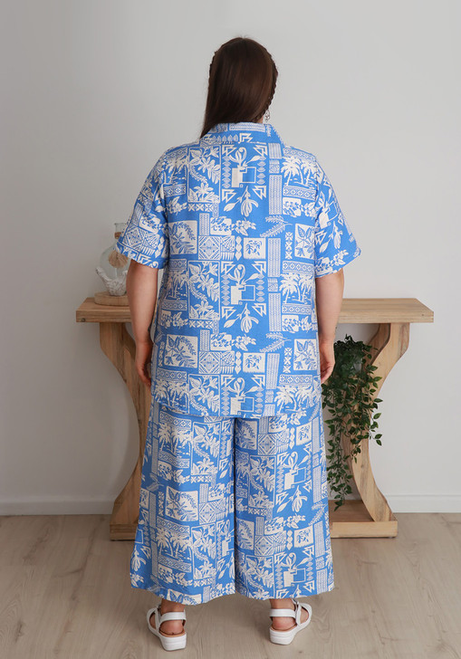 Plus Size Wide Leg Pant In Blue Islander Print
