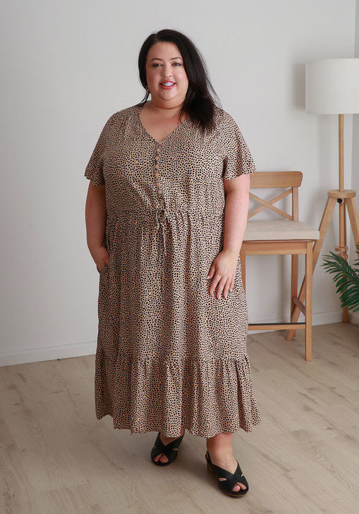 Plus Size Tie Waist Dress In Speckled Latte