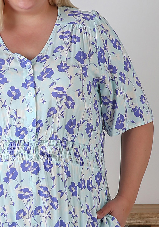 Plus Size Shirred Waist Dress In Periwinkle Flower